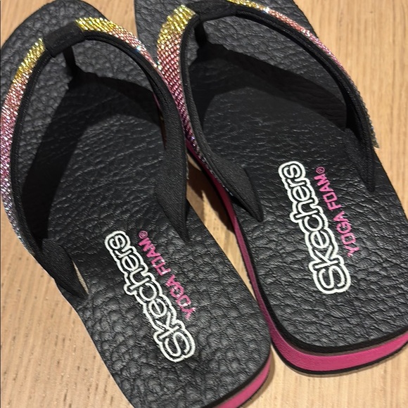 Skechers kids light up Rainbow Rhinestone Flip Flops size 1 - Picture 6 of 7